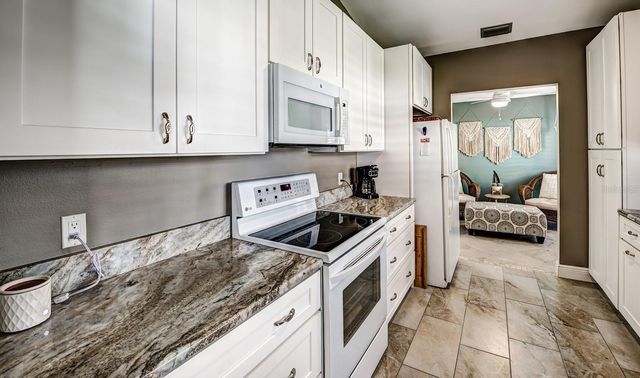 130 SOUTHAMPTON PLACE 360, Venice, FL 34293