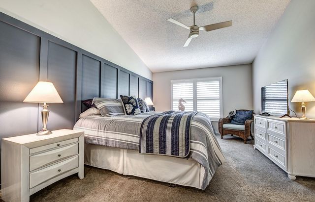 130 SOUTHAMPTON PLACE 360, Venice, FL 34293