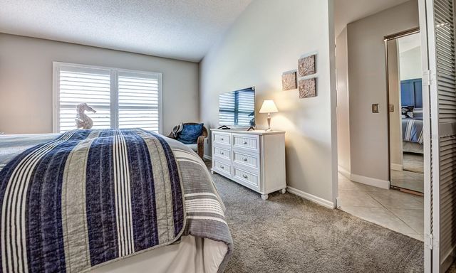 130 SOUTHAMPTON PLACE 360, Venice, FL 34293