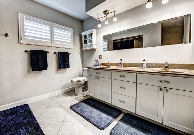 130 SOUTHAMPTON PLACE 360, Venice, FL 34293