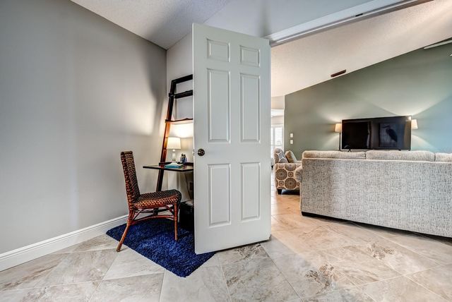 130 SOUTHAMPTON PLACE 360, Venice, FL 34293