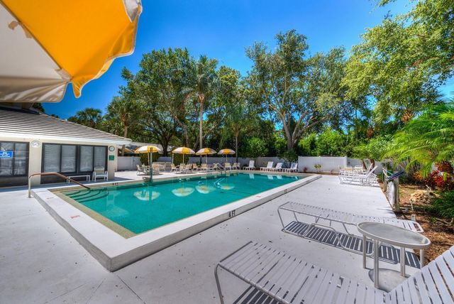 130 SOUTHAMPTON PLACE 360, Venice, FL 34293