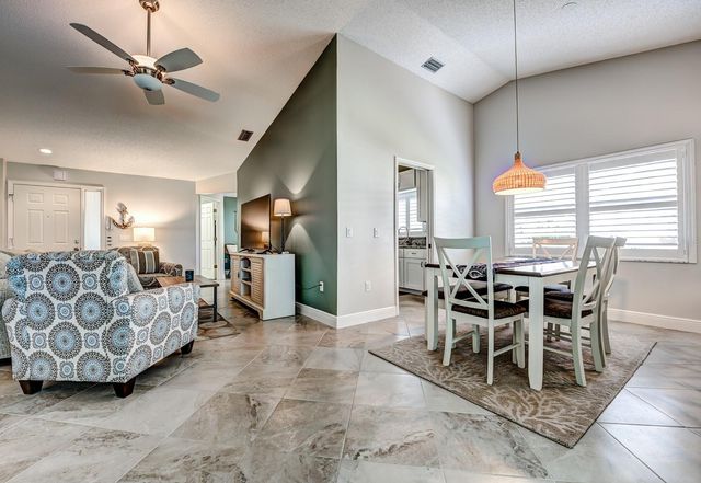 130 SOUTHAMPTON PLACE 360, Venice, FL 34293