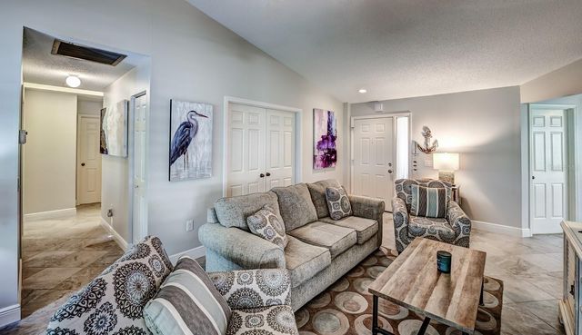 130 SOUTHAMPTON PLACE 360, Venice, FL 34293