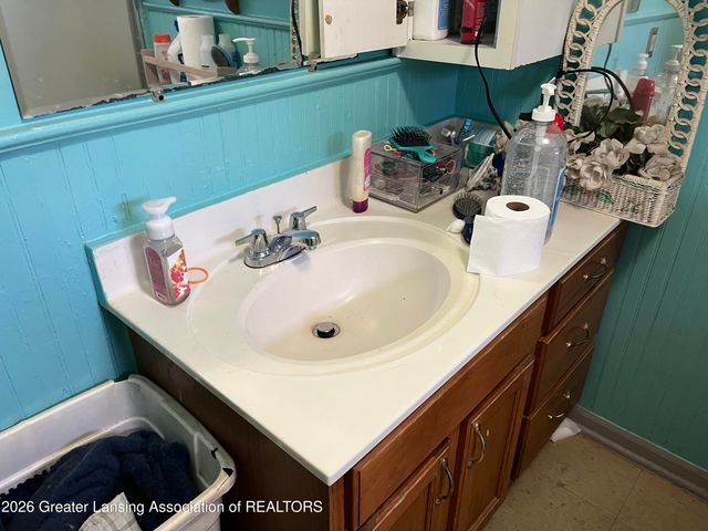 905 E Shiawassee Street, Lansing, MI 48912