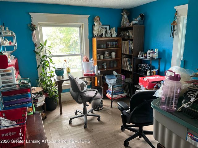 905 E Shiawassee Street, Lansing, MI 48912