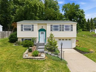 1025 EDWARD ST, N Versailles, PA 15137