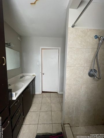 560 BABCOCK RD, San Antonio, TX 78201