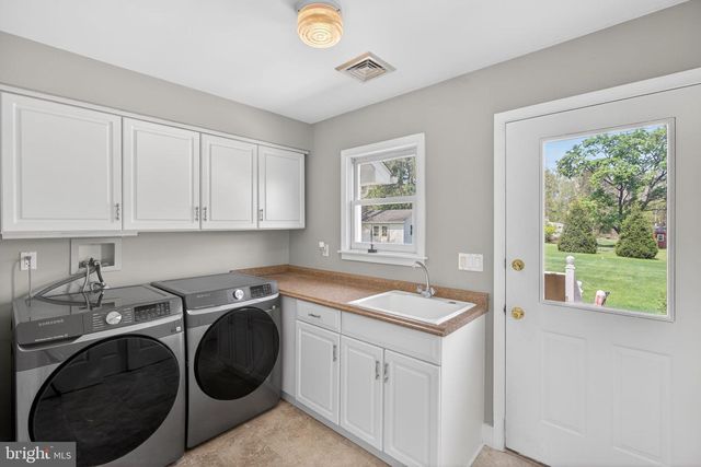 5255 LANDIS MILL RD, Bethlehem, PA 18015