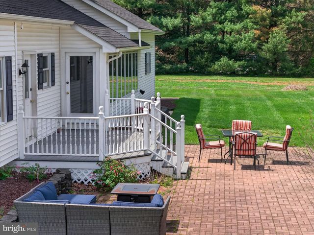 5255 LANDIS MILL RD, Bethlehem, PA 18015