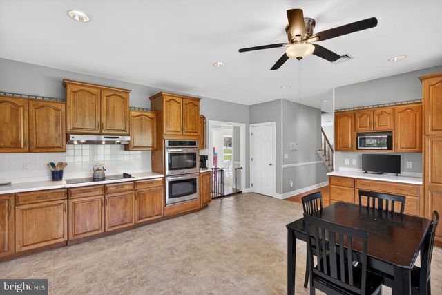 5255 LANDIS MILL RD, Bethlehem, PA 18015
