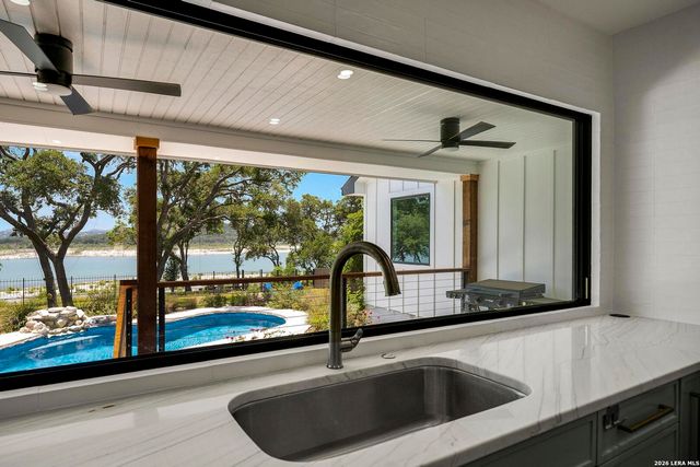 772 Lakebreeze, Canyon Lake, TX 78133