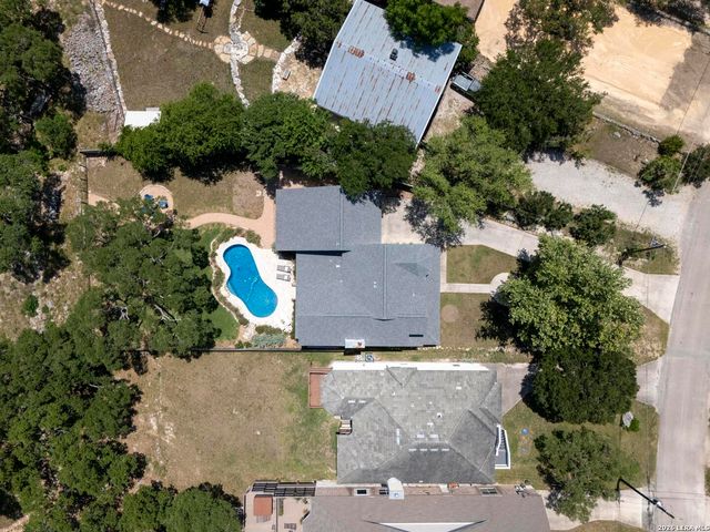 772 Lakebreeze, Canyon Lake, TX 78133