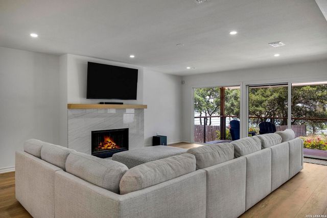 772 Lakebreeze, Canyon Lake, TX 78133