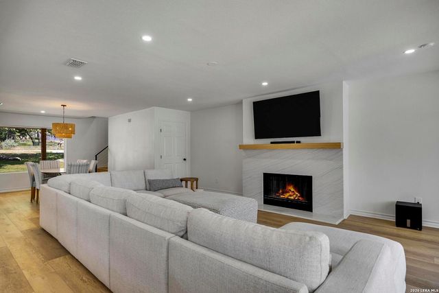 772 Lakebreeze, Canyon Lake, TX 78133