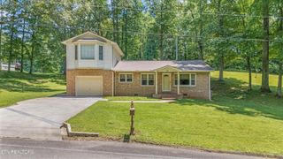 717 Renfro Rd, Harriman, TN 37748