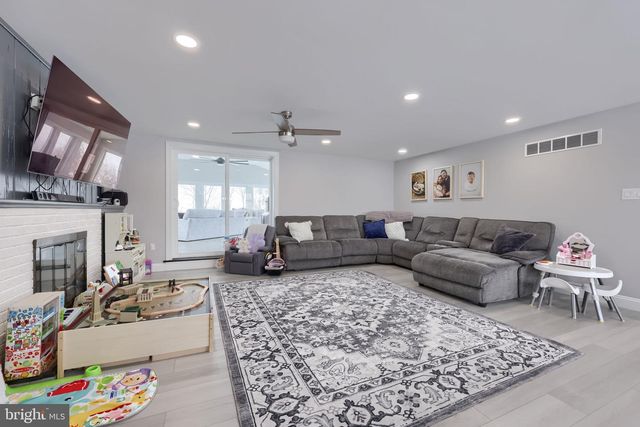 644 BROWNSVILLE RD, Reading, PA 19608