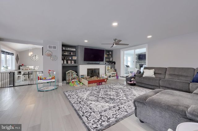 644 BROWNSVILLE RD, Reading, PA 19608