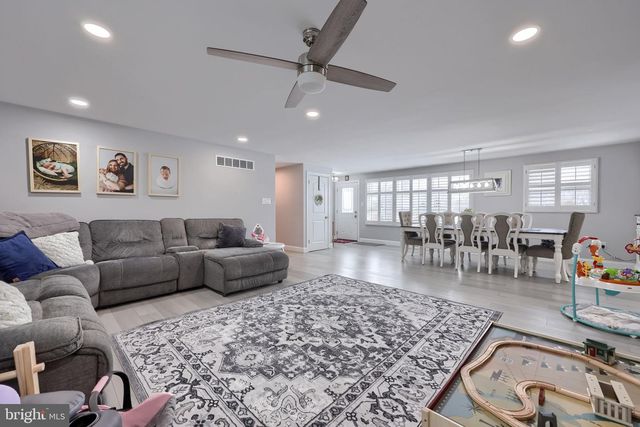 644 BROWNSVILLE RD, Reading, PA 19608