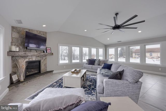 644 BROWNSVILLE RD, Reading, PA 19608