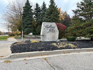 49777 HIDDEN VALLEY Drive, Macomb Township, MI 48044