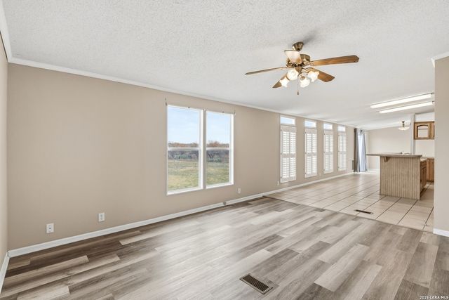 232 Broward, Marion, TX 78124