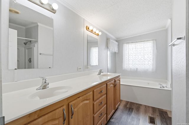 232 Broward, Marion, TX 78124