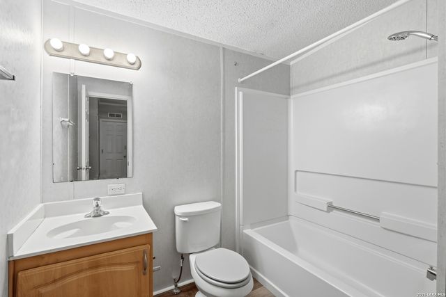 232 Broward, Marion, TX 78124