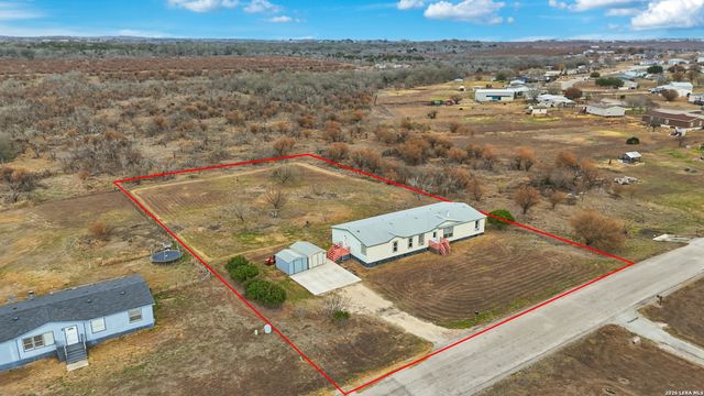 232 Broward, Marion, TX 78124