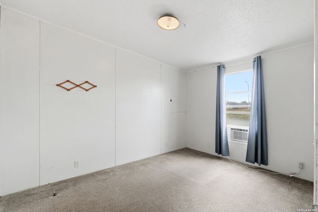 232 Broward, Marion, TX 78124