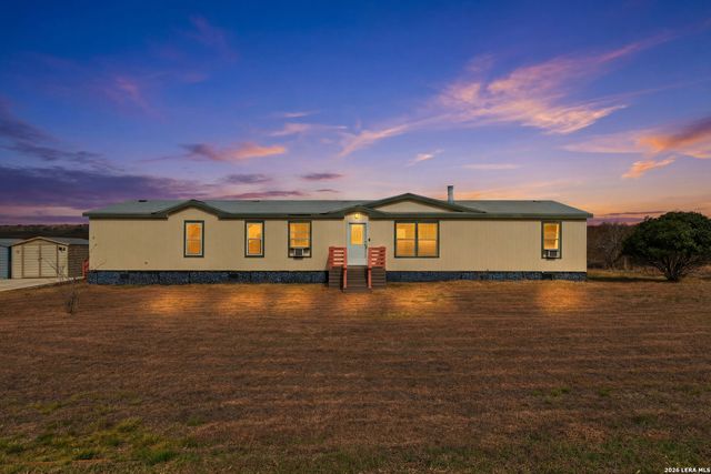 232 Broward, Marion, TX 78124