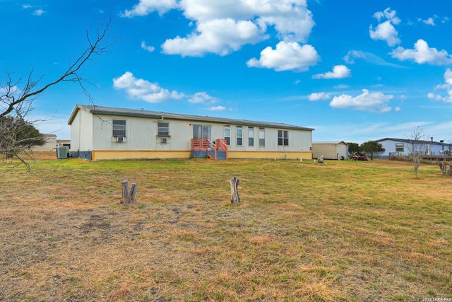 232 Broward, Marion, TX 78124