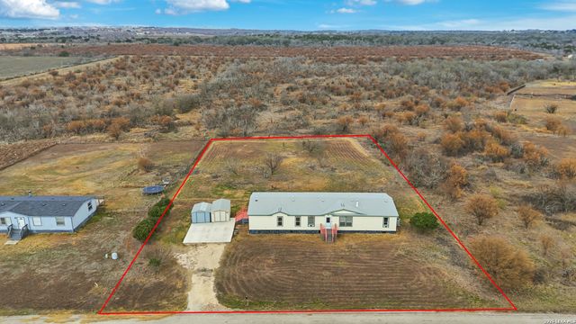 232 Broward, Marion, TX 78124