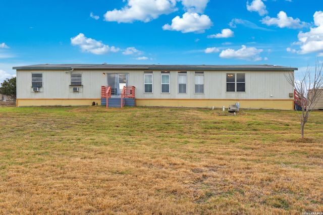 232 Broward, Marion, TX 78124