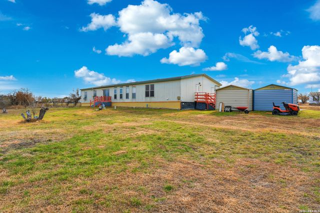 232 Broward, Marion, TX 78124