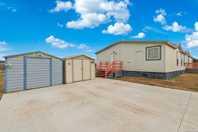 232 Broward, Marion, TX 78124