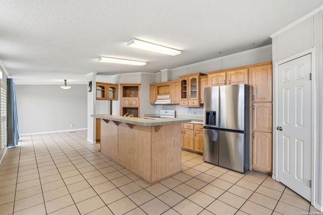 232 Broward, Marion, TX 78124