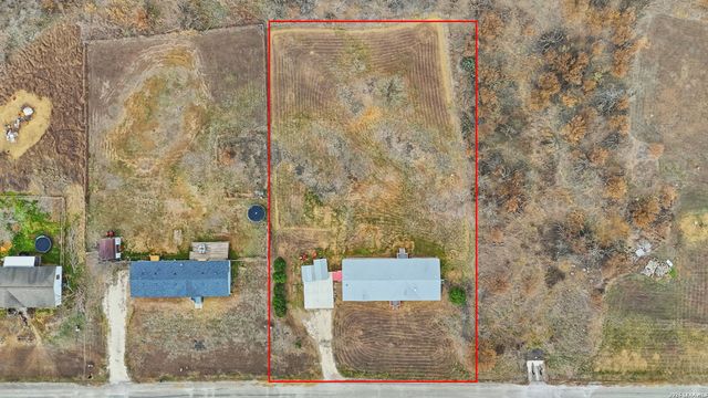 232 Broward, Marion, TX 78124