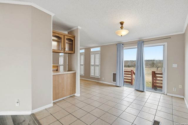 232 Broward, Marion, TX 78124