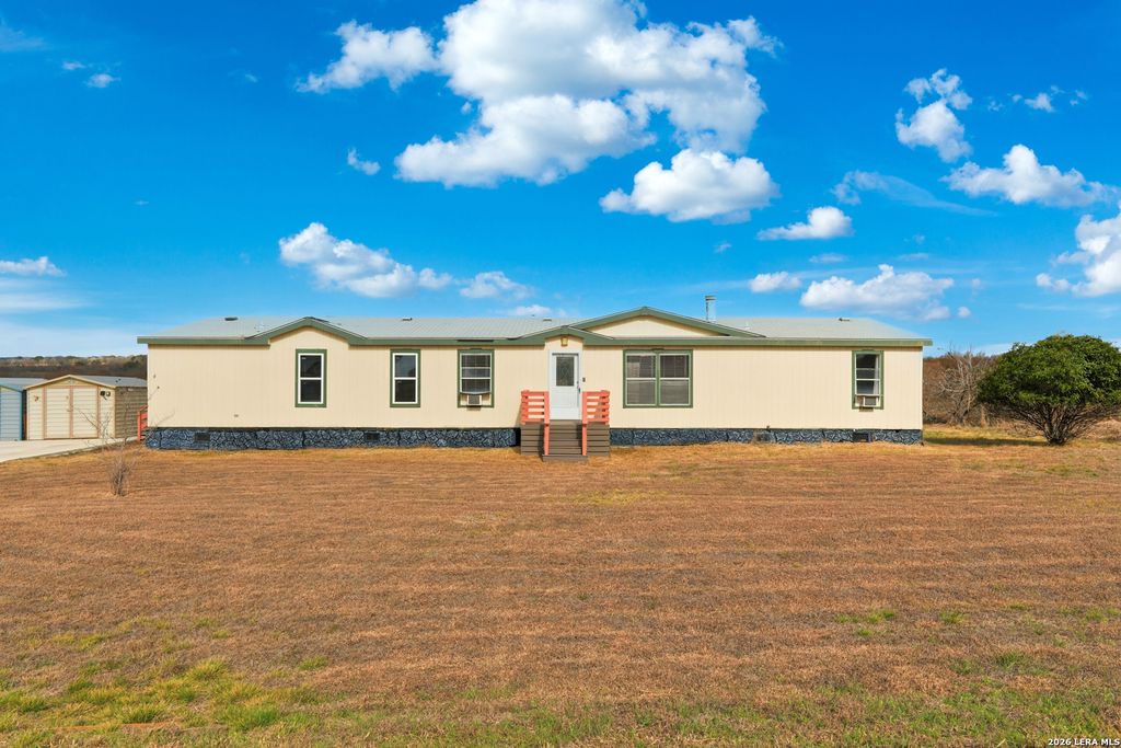 232 Broward, Marion, TX 78124