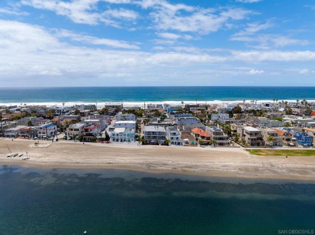 3630 Bayside Walk B, San Diego, CA 92109