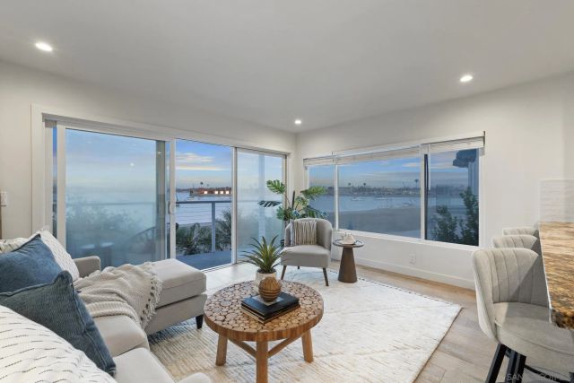 3630 Bayside Walk B, San Diego, CA 92109