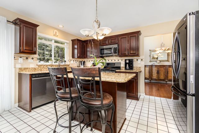1334 Richmond Lane, Bartlett, IL 60103
