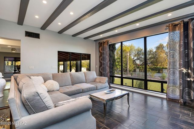 1700 E Calle De La Culebra, Tucson, AZ 85718