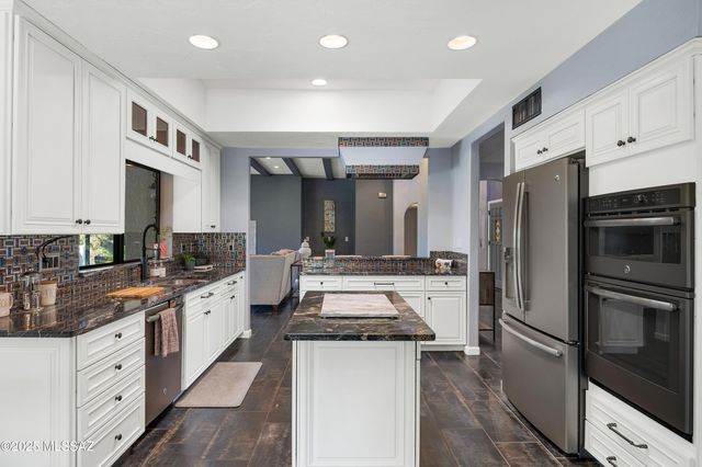 1700 E Calle De La Culebra, Tucson, AZ 85718