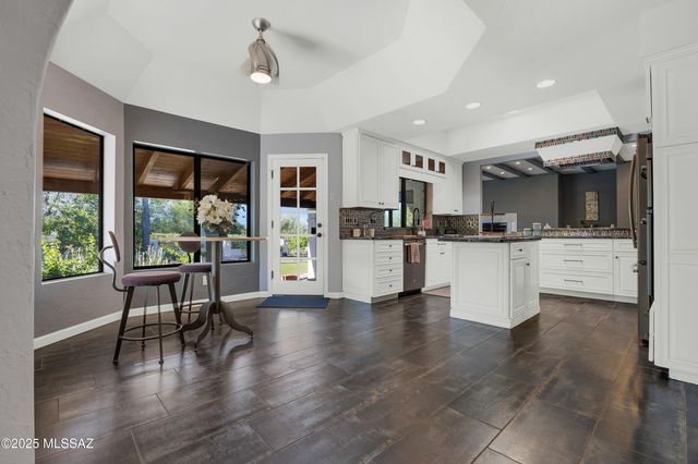 1700 E Calle De La Culebra, Tucson, AZ 85718