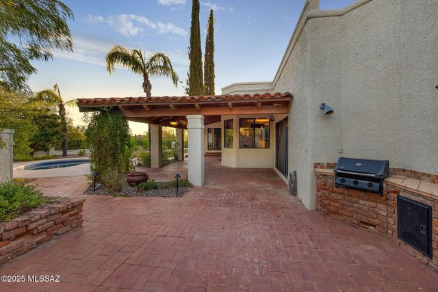 1700 E Calle De La Culebra, Tucson, AZ 85718