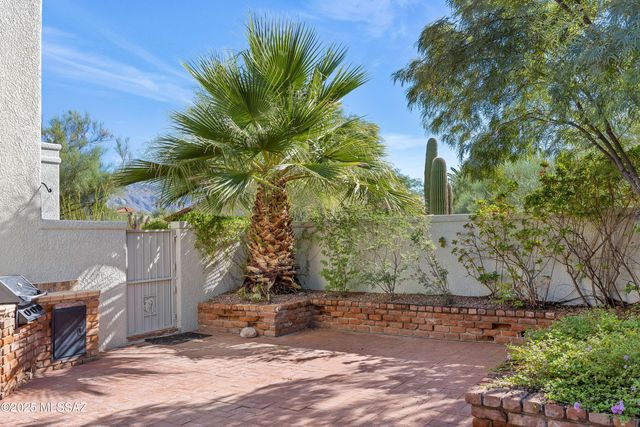 1700 E Calle De La Culebra, Tucson, AZ 85718