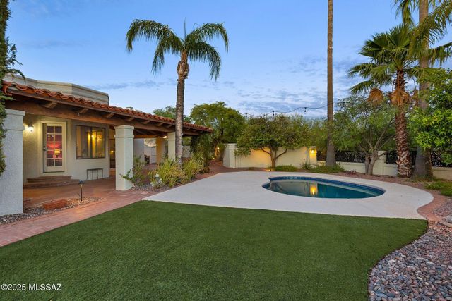 1700 E Calle De La Culebra, Tucson, AZ 85718