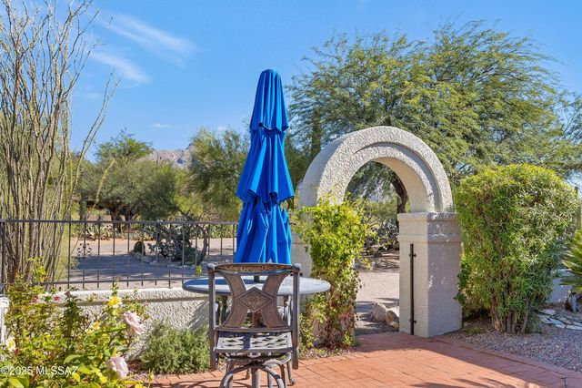 1700 E Calle De La Culebra, Tucson, AZ 85718